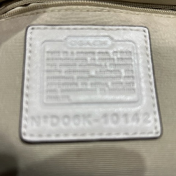 COACH Chelsea Optic Signature Handbag - Picture 3 of 8